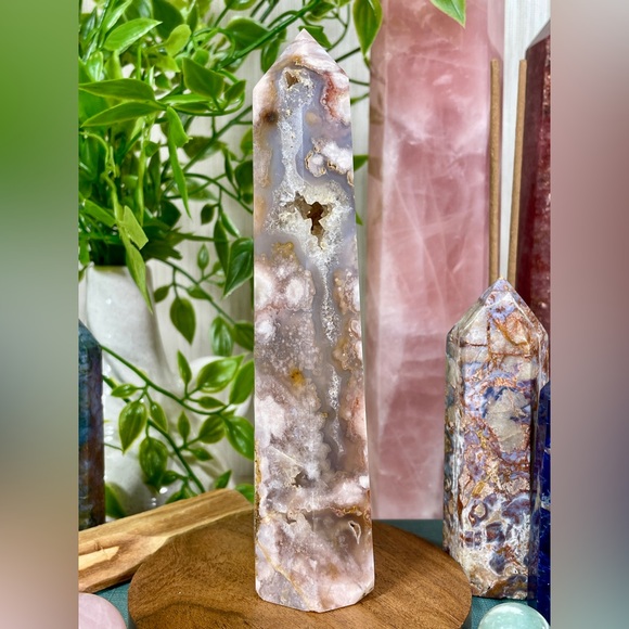 1123 Large Black Flower Agate Crystal Tower - Picture 8 of 14